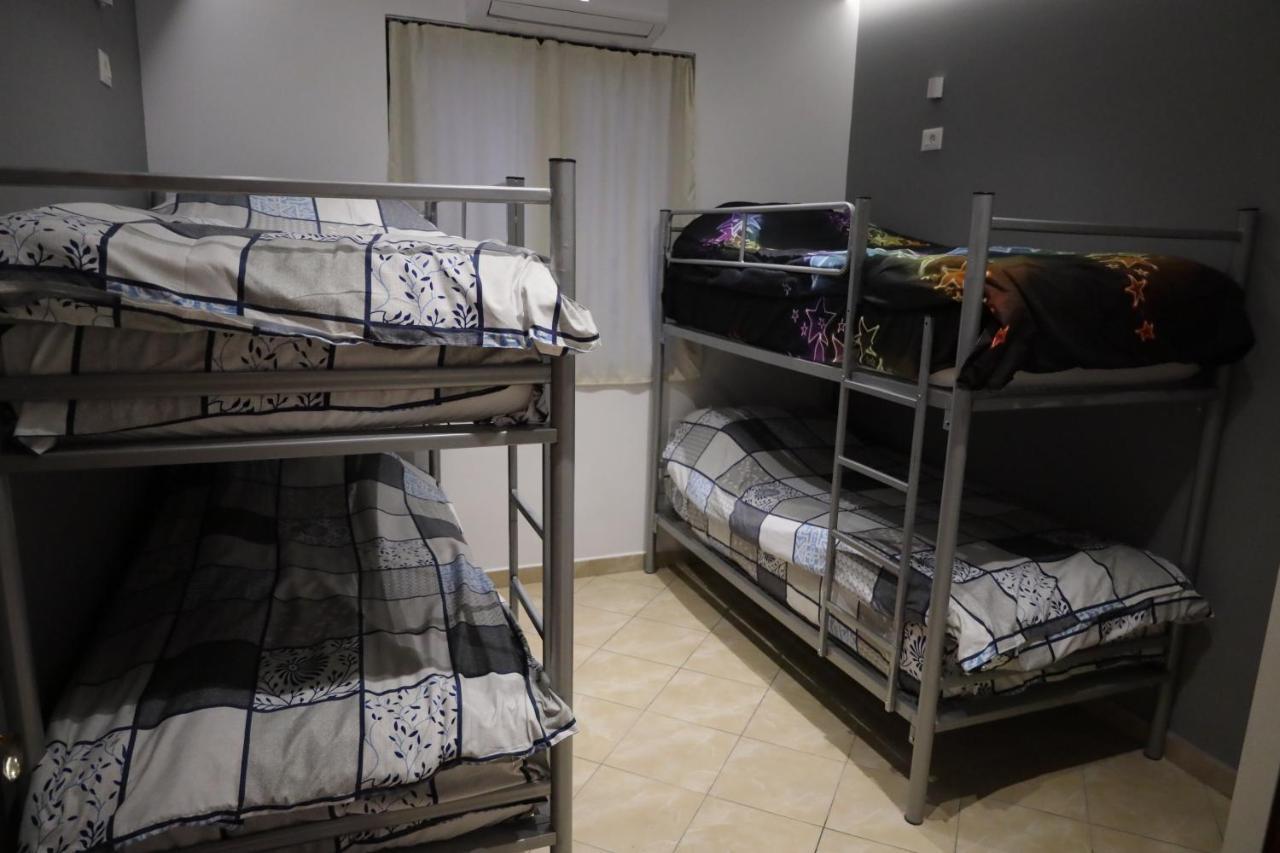 Sonche Hostel تيرانا المظهر الخارجي الصورة